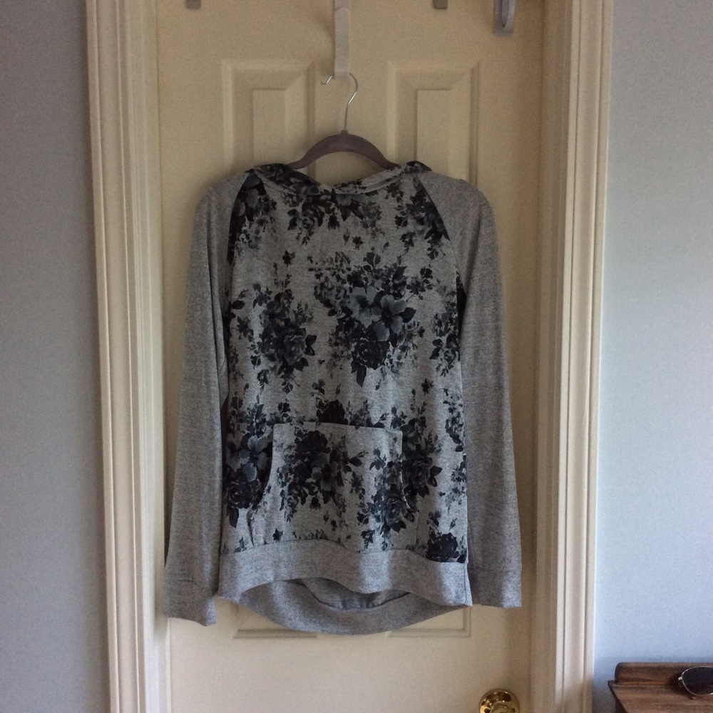 Xhilaration Grey Sweatshirt
